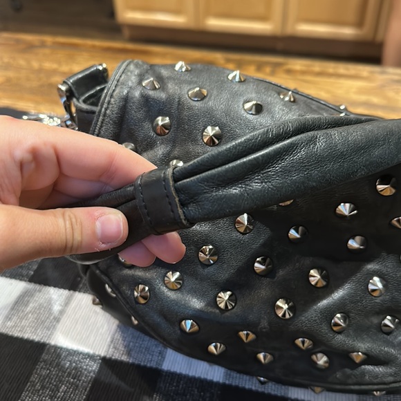 LEATHER SHOULDER BAG // WORN WITH SOME WEAR & TEAR - Picture 5 of 16